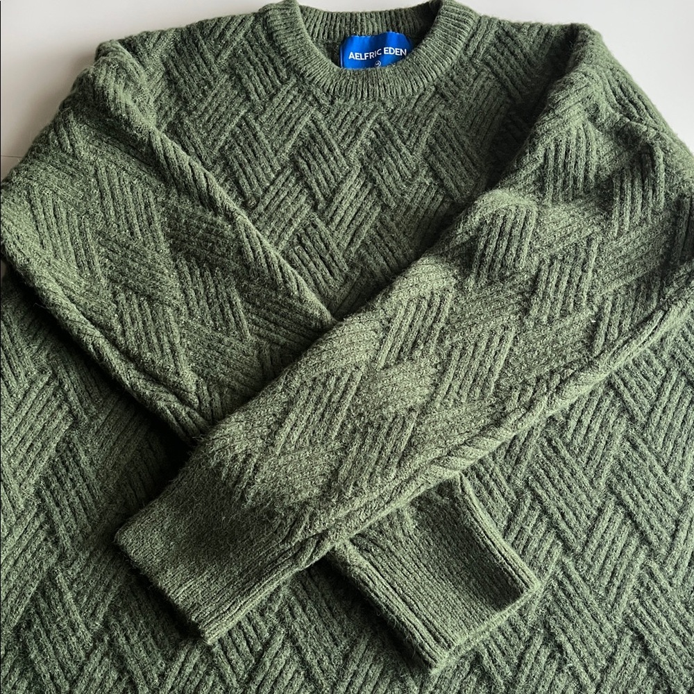 Aelfric Eden Olive Green Diamond-Textured Crewneck Sweater
